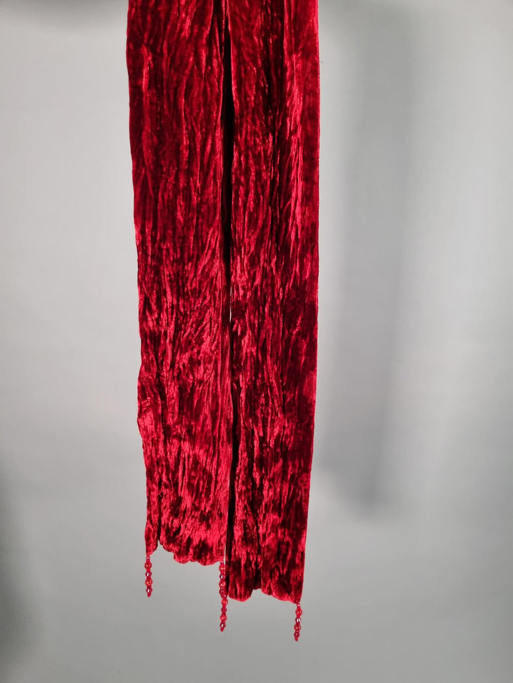 Samtschal | Damenschal "Red Velvet Wrinkle Crash"