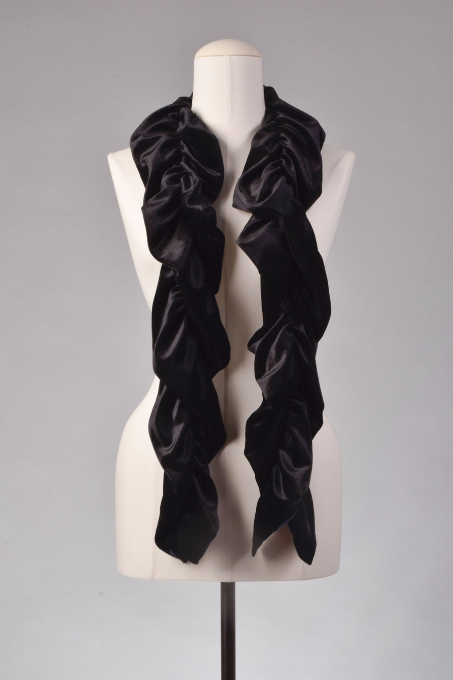 Samtschal | Damenschal "Black Velvet Cascade"