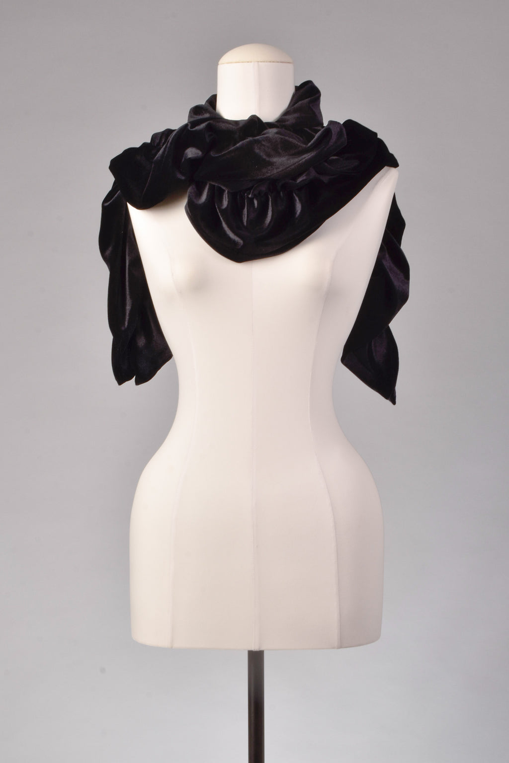 Samtschal | Damenschal "Black Velvet Cascade"