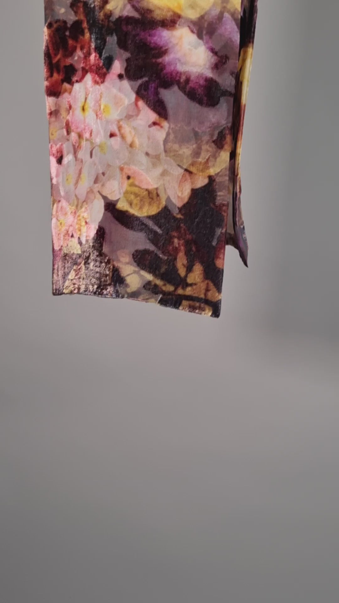 Samtschal | Damenschal "Velvet Flower Dreams"