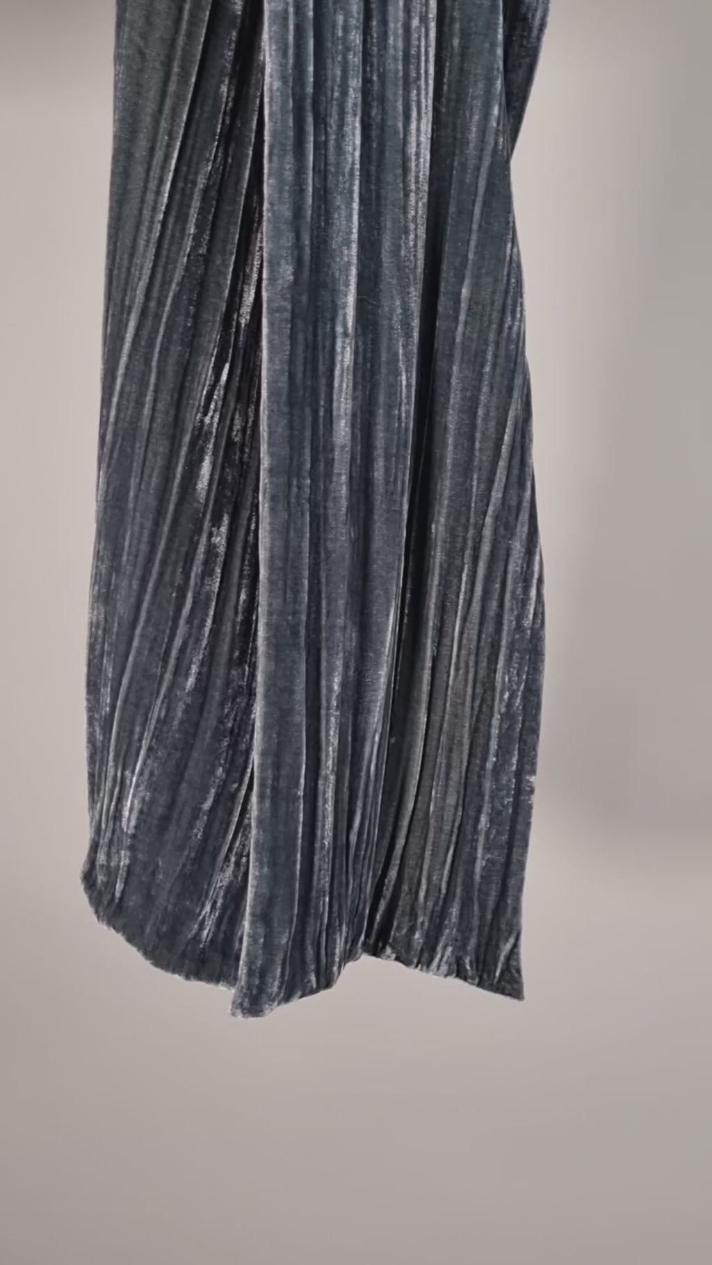 Samtschal | Damenschal "Steel Grey Velvet Straight Crash"