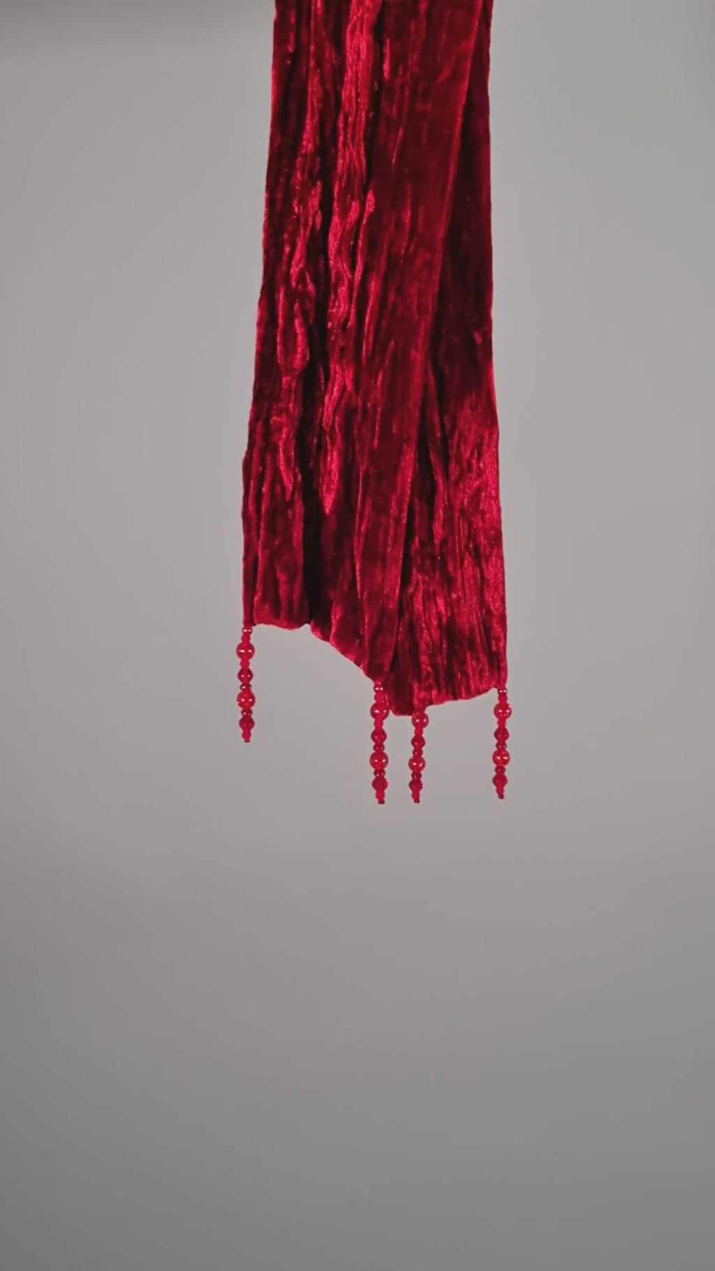 Samtschal | Damenschal "Red Velvet Wrinkle Crash"