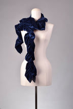 Samtschal | Damenschal "Deep Blue Velvet Cascade"