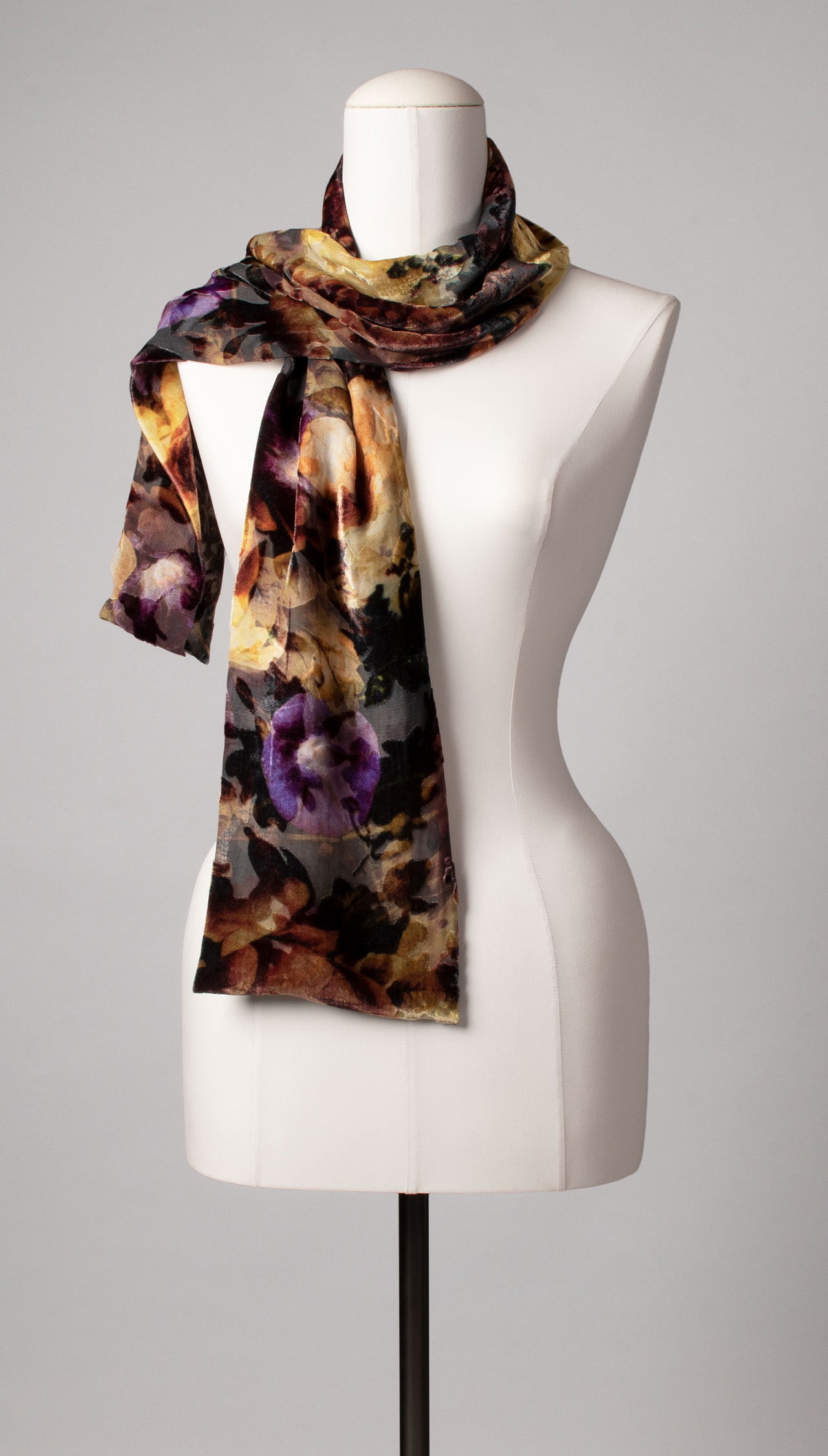 Samtschal | Damenschal "Velvet Flower Dreams"