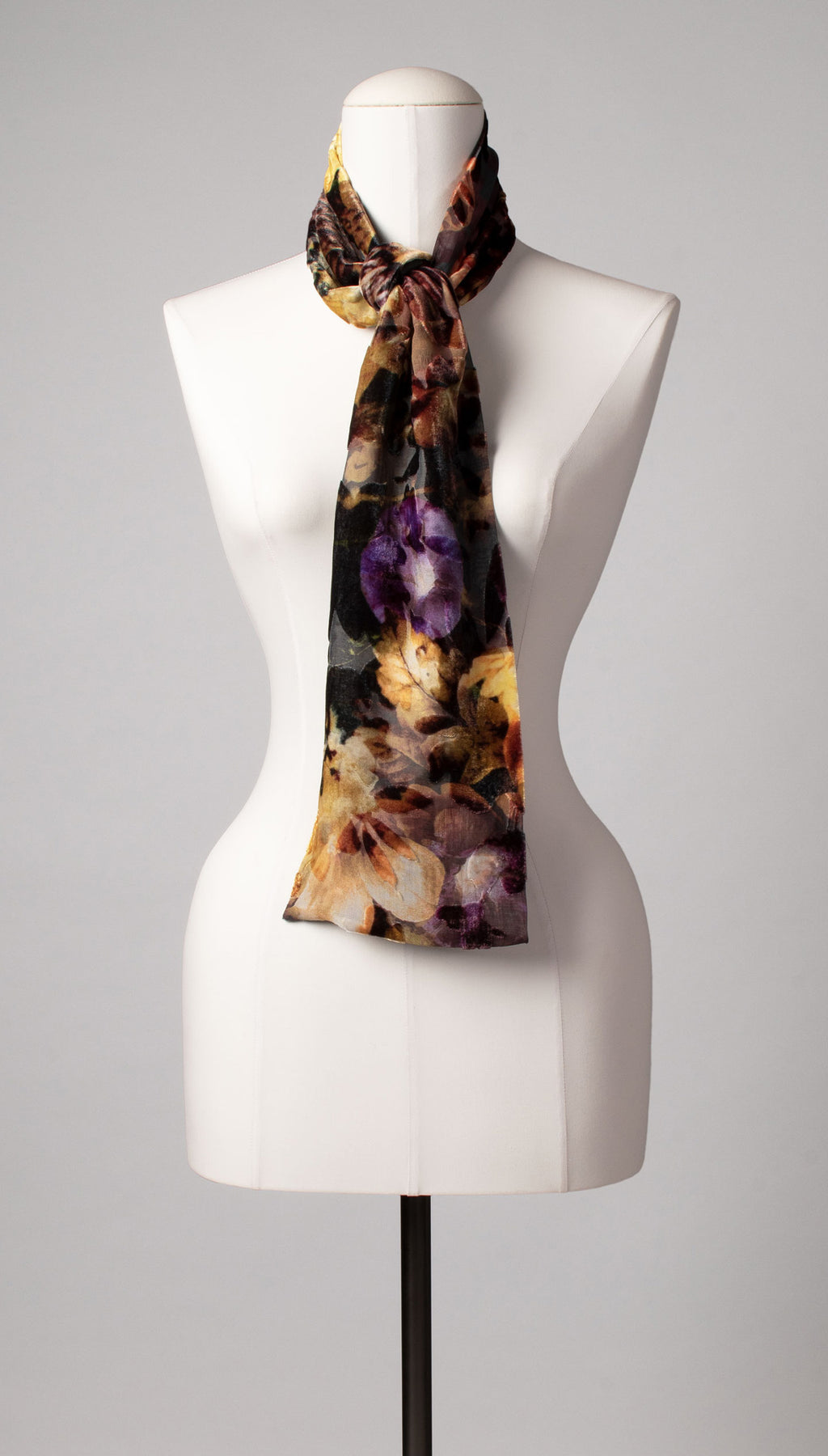 Samtschal | Damenschal "Velvet Flower Dreams"