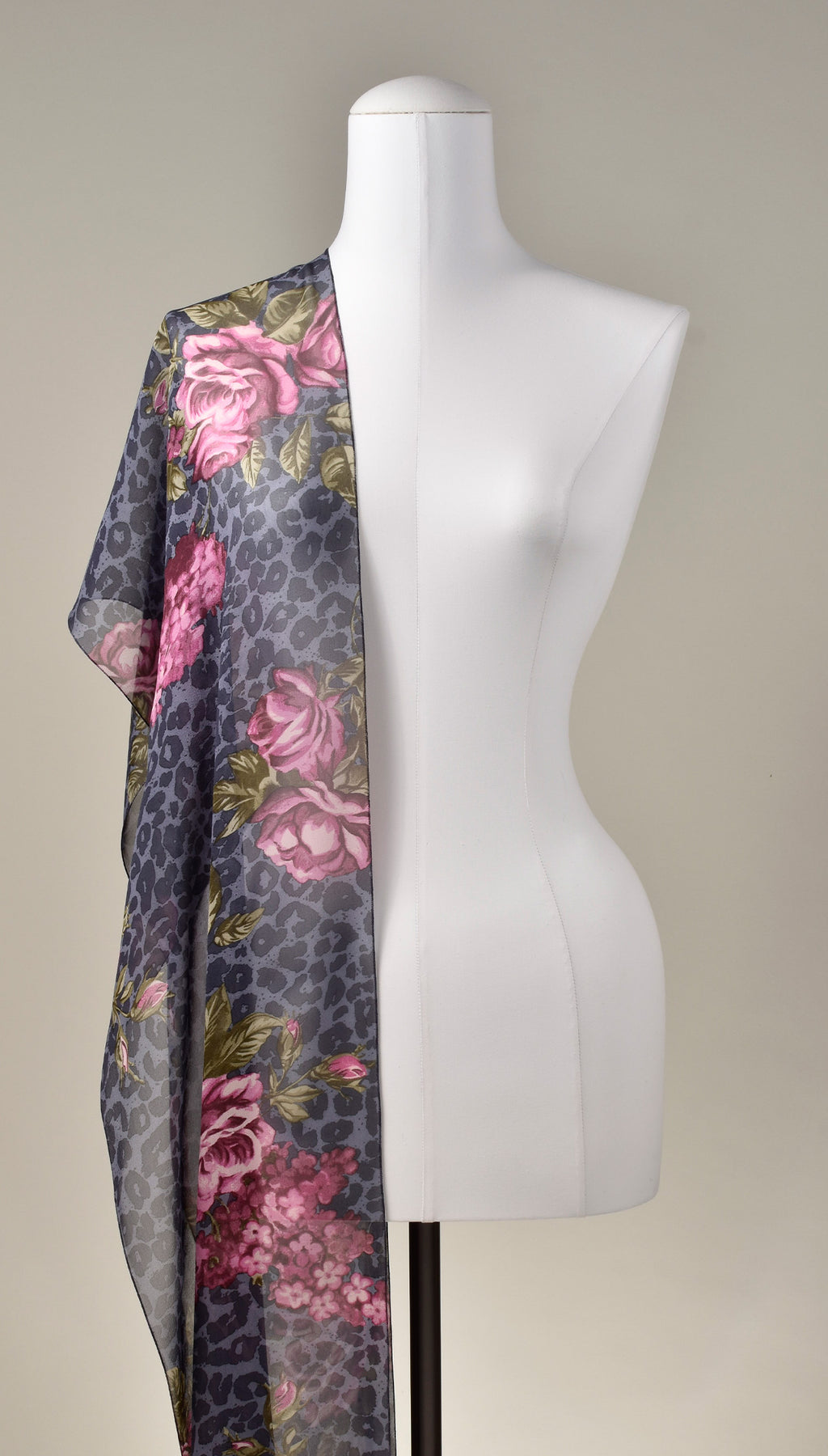 Seidenschal | Damenschal "Blue Leo and Roses"