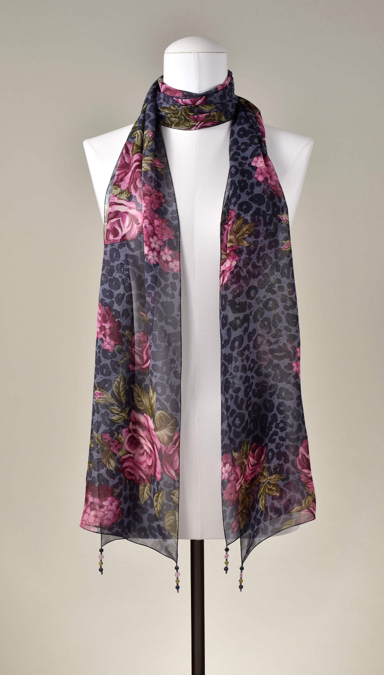 Seidenschal | Damenschal "Blue Leo and Roses"