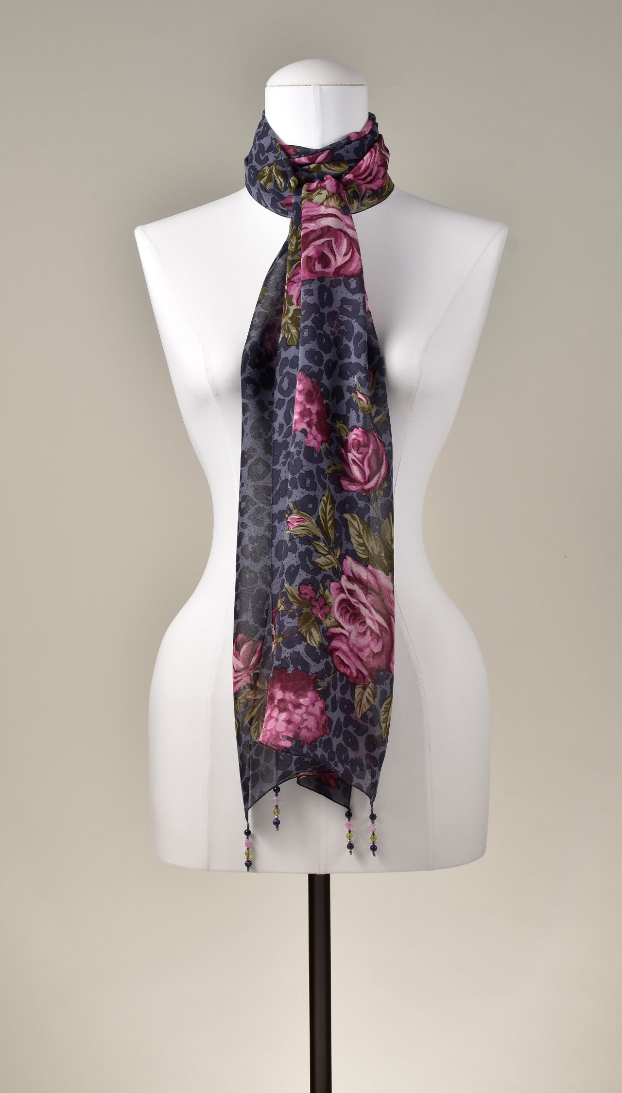 Seidenschal | Damenschal "Blue Leo and Roses"