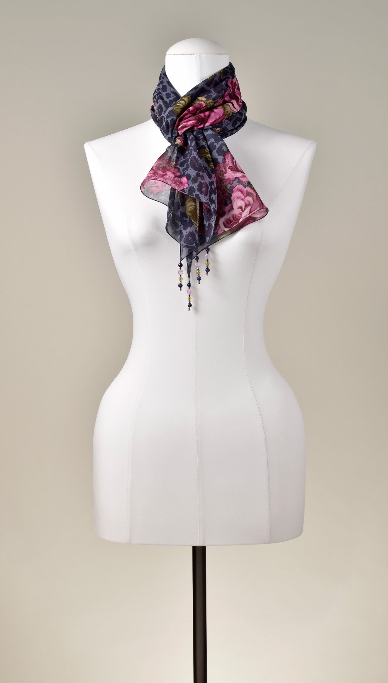 Seidenschal | Damenschal "Blue Leo and Roses"