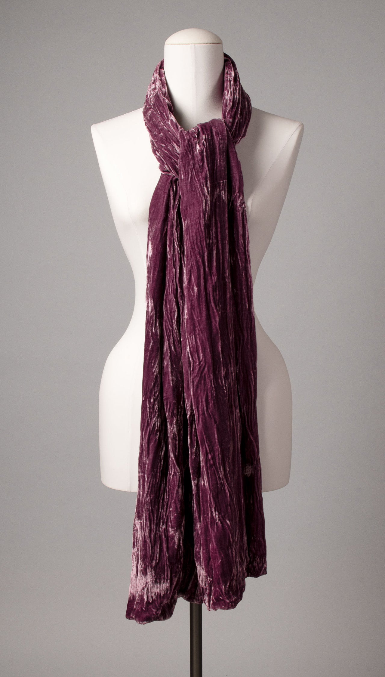 Samtschal | Damenschal "Lilac Velvet Wrinkle Crash"